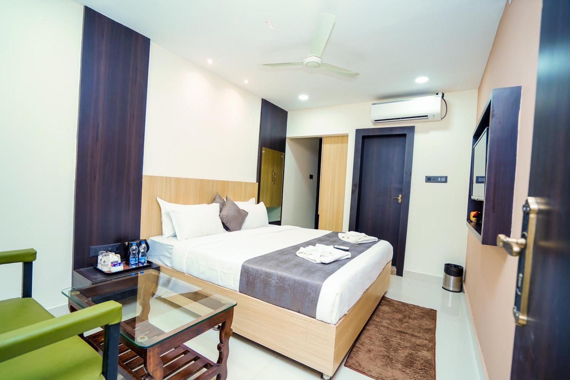 Hotel Middleton Nxt Bhubaneswar Exterior photo